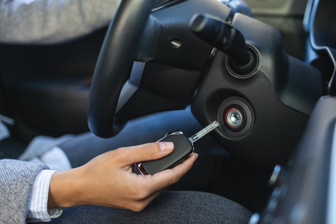 Inserting a transponder key into the ignition